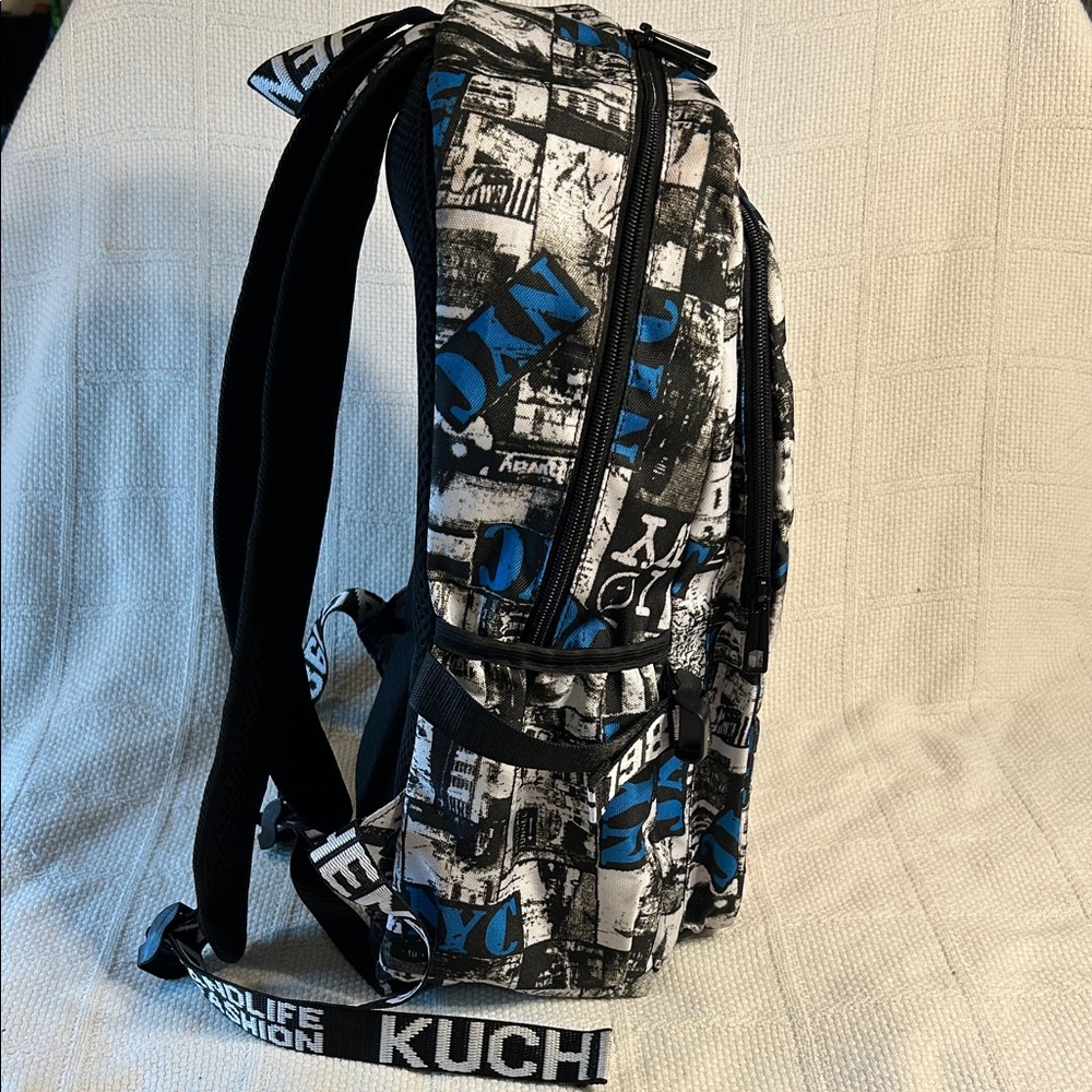 Kuchen and Bag Shark Backpack - Red, Black, Blue and White - Picture 3 of 8